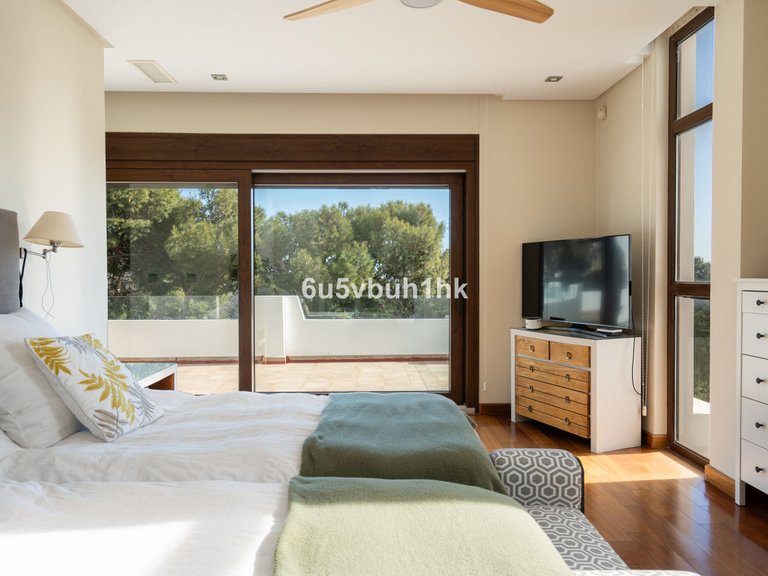 Villa for Sale in Málaga, Malaga 23