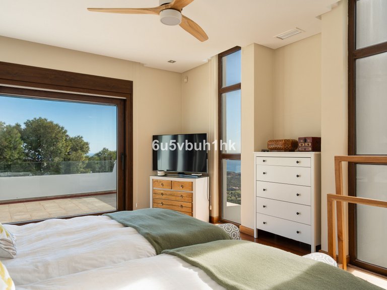 Villa for Sale in Málaga, Malaga 25
