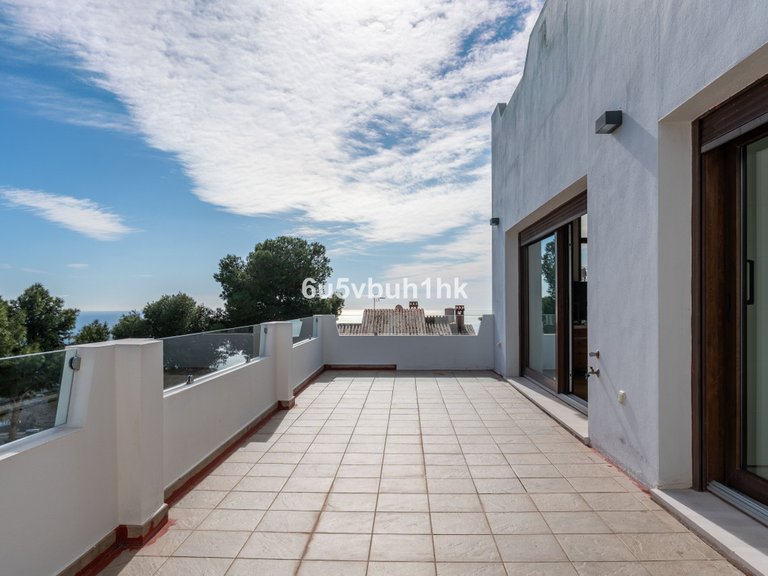 Villa for Sale in Málaga, Malaga 29