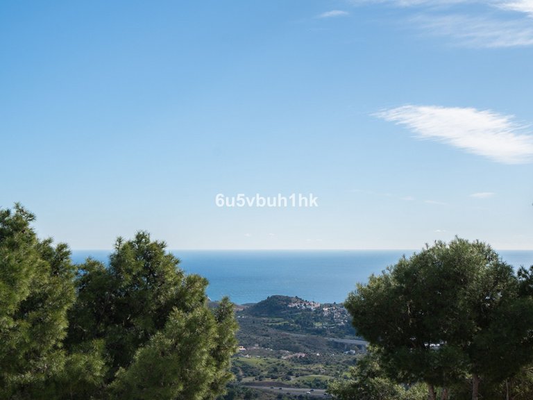 Villa for Sale in Málaga, Malaga 30