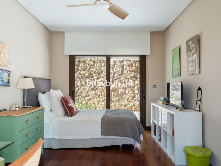 Villa for Sale in Málaga, Malaga 31