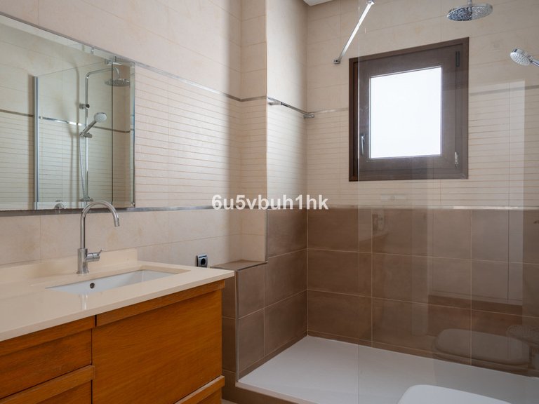 Villa for Sale in Málaga, Malaga 35