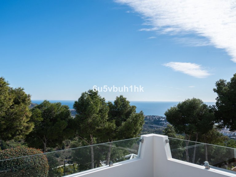 Villa for Sale in Málaga, Malaga 37