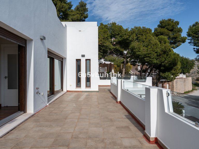 Villa for Sale in Málaga, Malaga 38