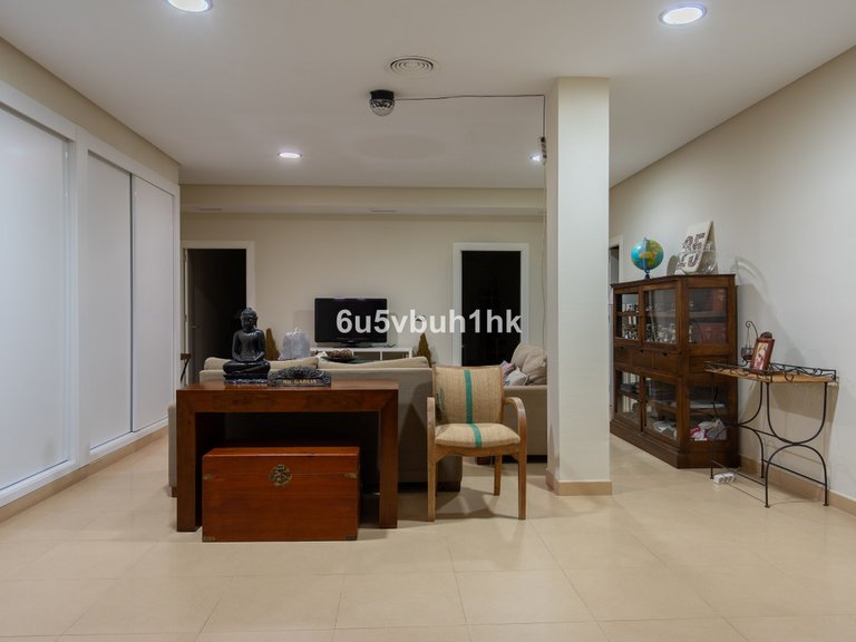 Villa for Sale in Málaga, Malaga 39