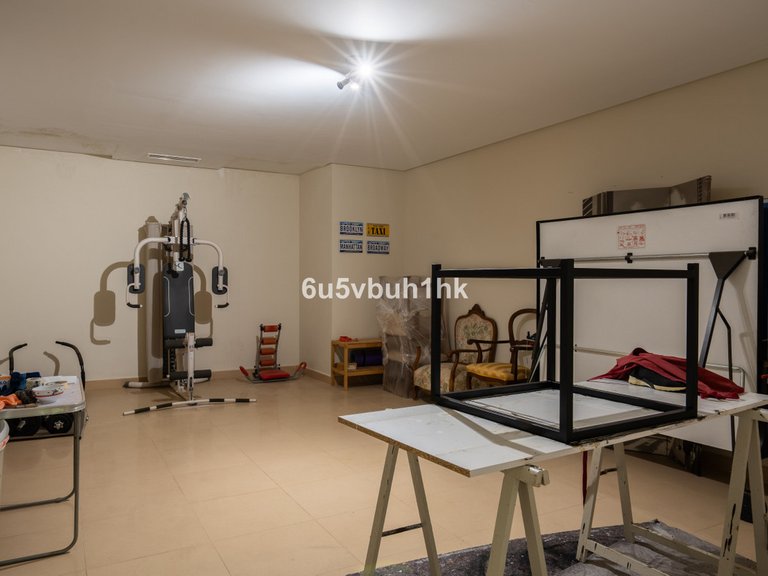 Villa for Sale in Málaga, Malaga 40