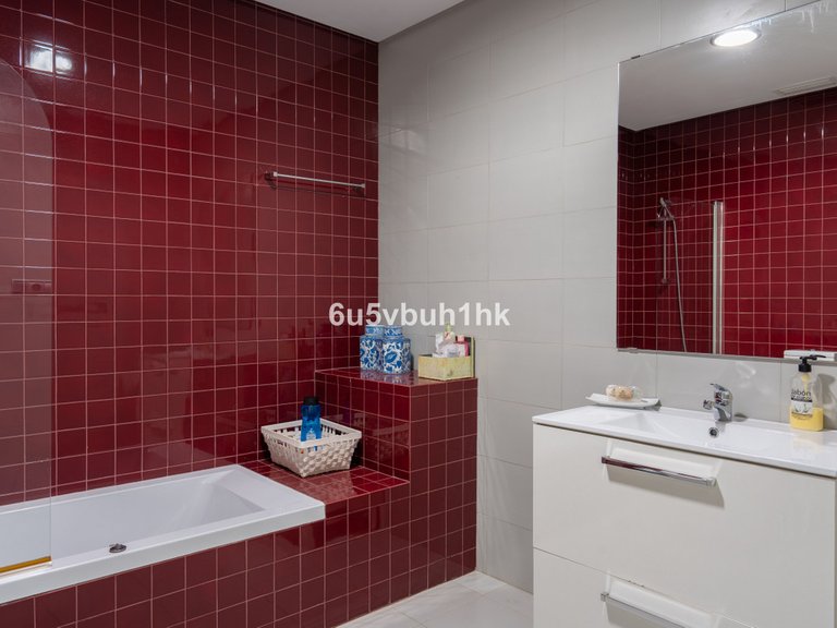 Villa for Sale in Málaga, Malaga 42