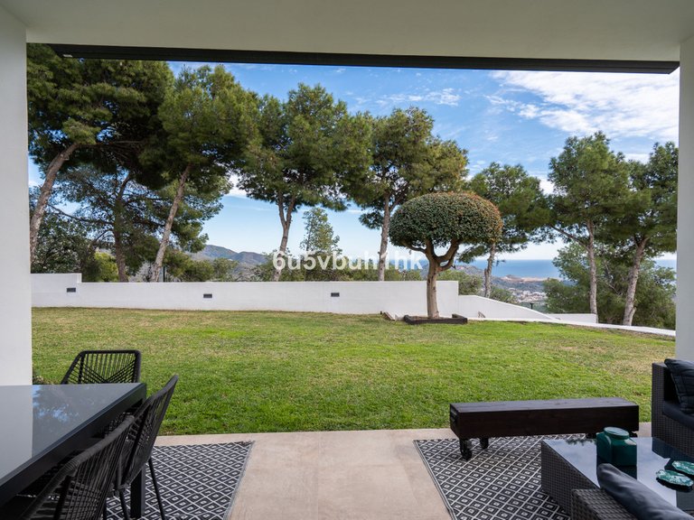 Villa for Sale in Málaga, Malaga 43