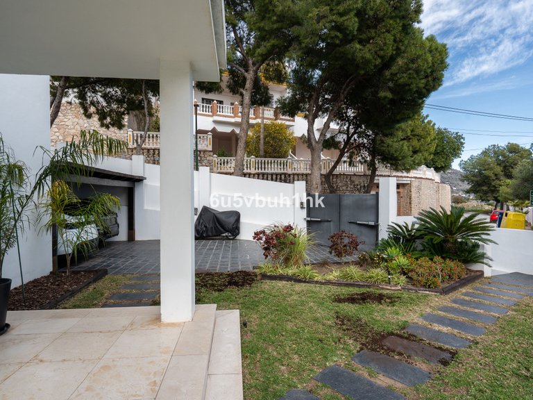 Villa for Sale in Málaga, Malaga 49