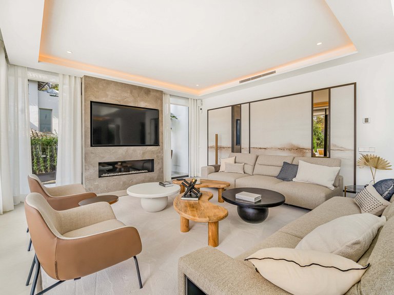 Villa for Sale in Costa del Sol The Golden Mile, Malaga 10