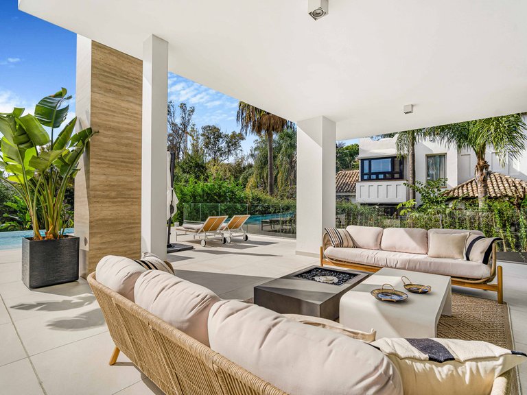 Villa for Sale in Costa del Sol The Golden Mile, Malaga 12