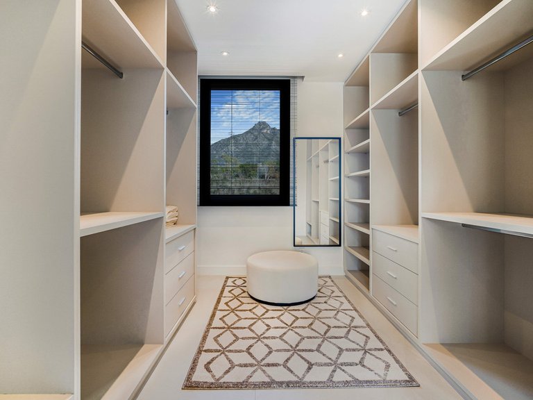 Villa for Sale in Costa del Sol The Golden Mile, Malaga 21