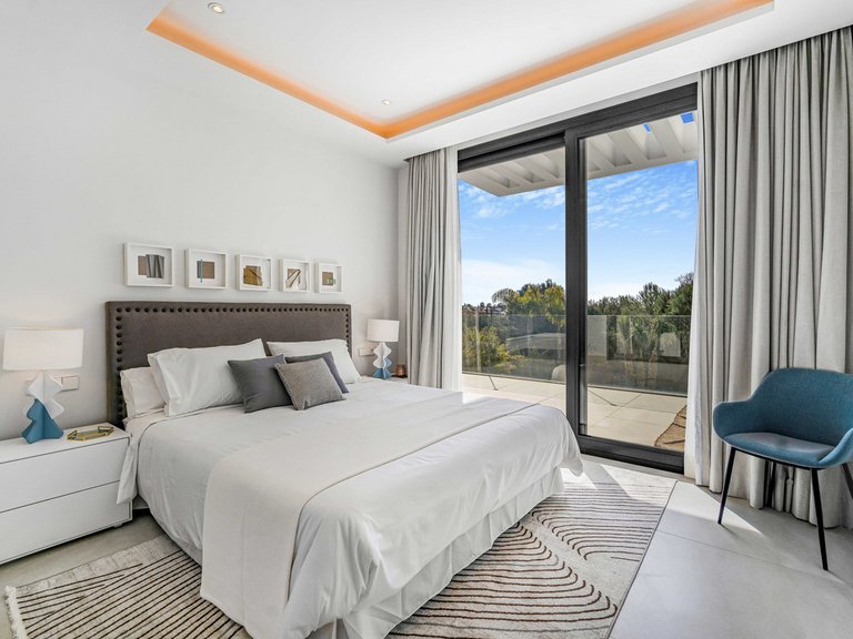 Villa for Sale in Costa del Sol The Golden Mile, Malaga 24