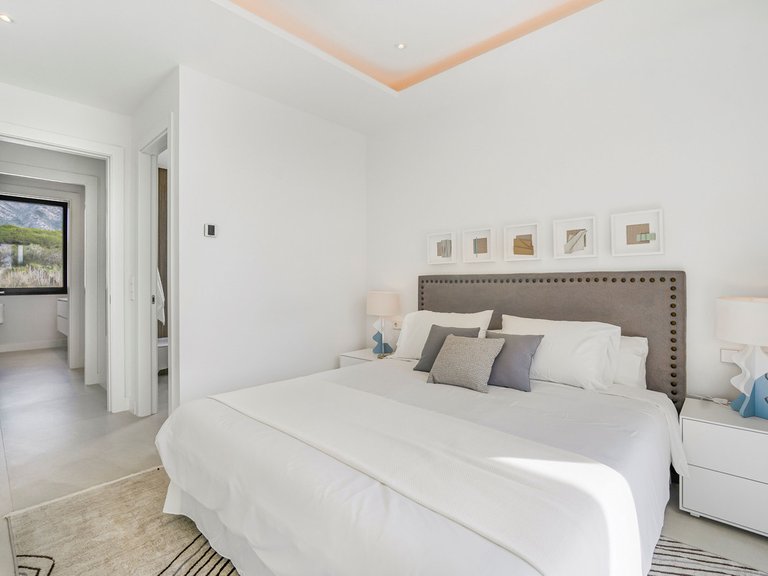 Villa for Sale in Costa del Sol The Golden Mile, Malaga 28