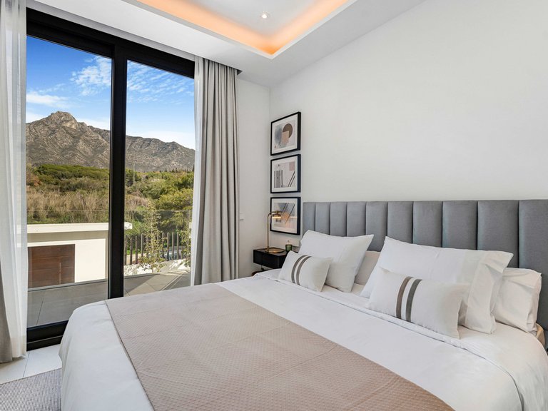 Villa for Sale in Costa del Sol The Golden Mile, Malaga 30