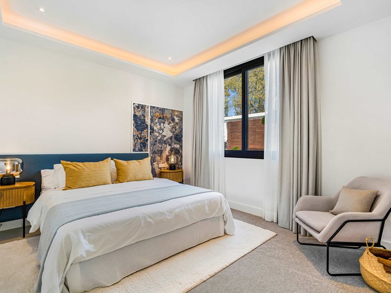 Villa for Sale in Costa del Sol The Golden Mile, Malaga 32