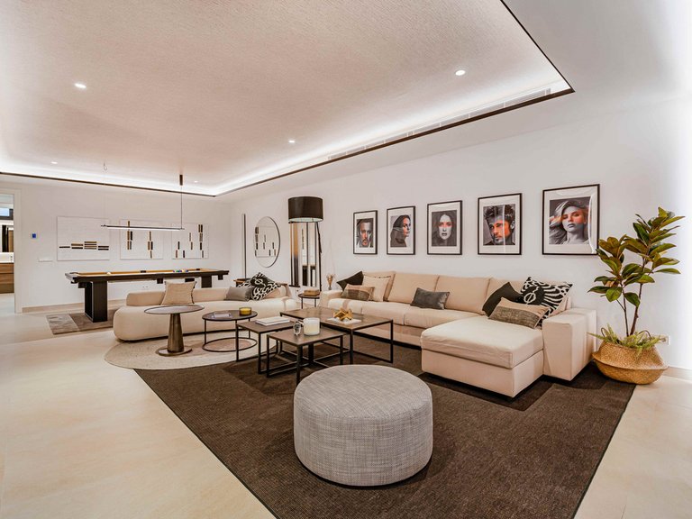 Villa for Sale in Costa del Sol The Golden Mile, Malaga 35