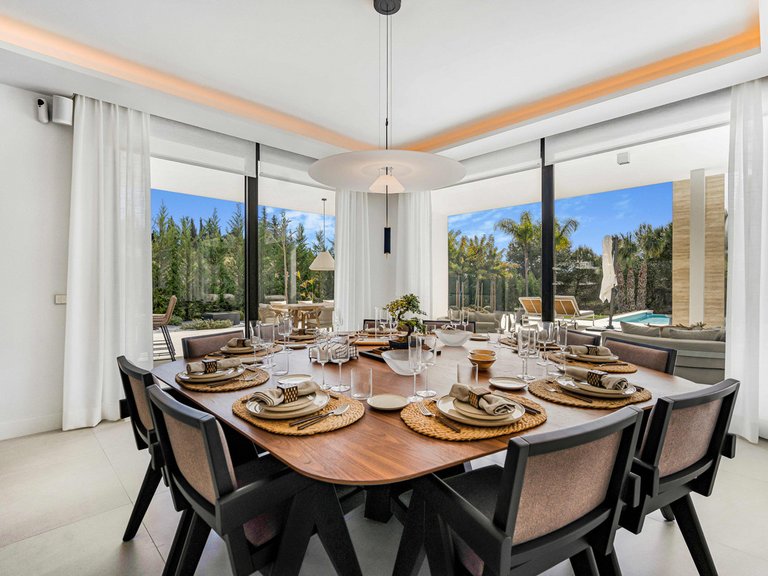 Villa for Sale in Costa del Sol The Golden Mile, Malaga 4