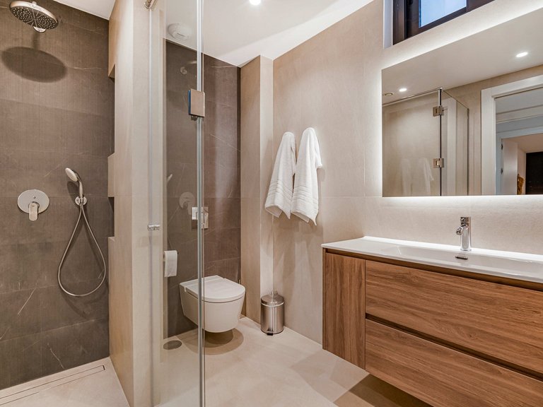 Villa for Sale in Costa del Sol The Golden Mile, Malaga 40