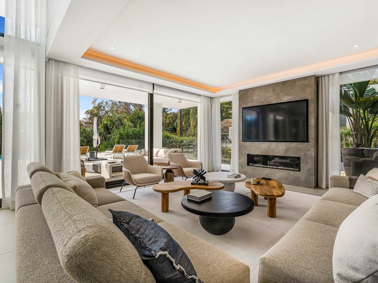 Villa for Sale in Costa del Sol The Golden Mile, Malaga 8