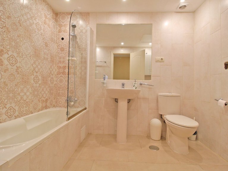 Apartment for Sale in Puerto Banús, Malaga 13