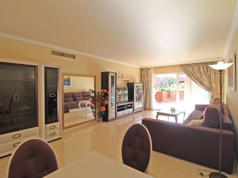 Apartment for Sale in Puerto Banús, Malaga 3