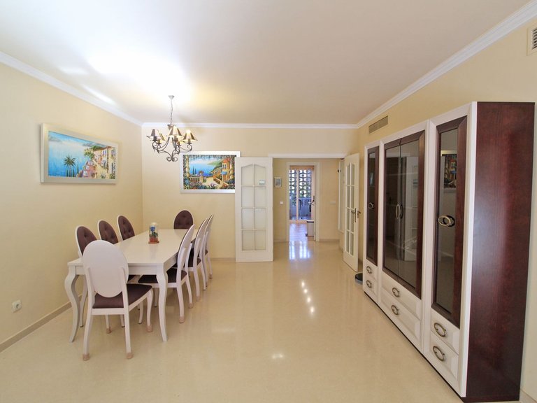 Apartment for Sale in Puerto Banús, Malaga 5