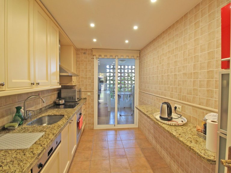 Apartment for Sale in Puerto Banús, Malaga 7