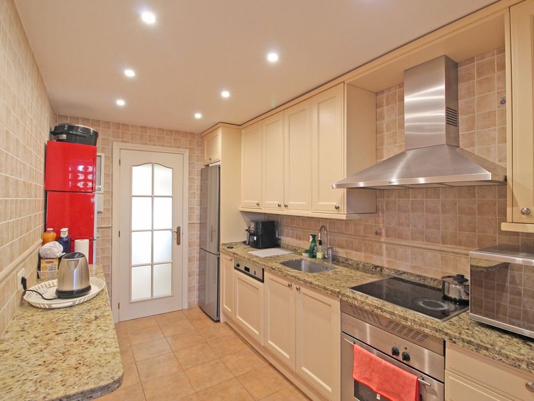 Apartment for Sale in Puerto Banús, Malaga 8