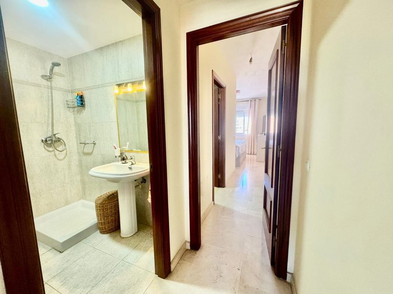 Apartment for Sale in Los Pacos, Malaga 17