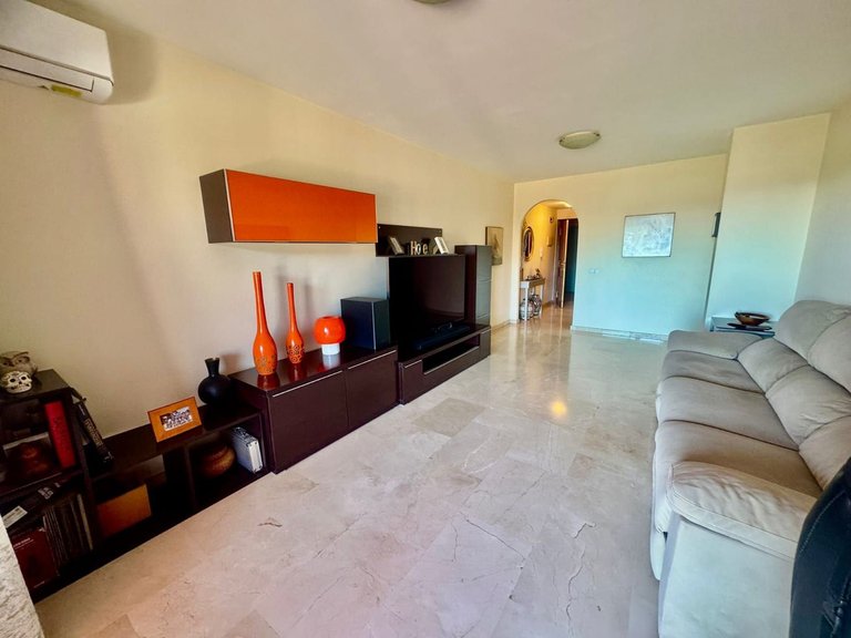 Apartment for Sale in Los Pacos, Malaga 22