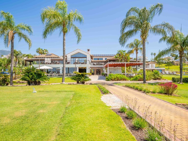 Villa for Sale in Los Arqueros, Malaga 19