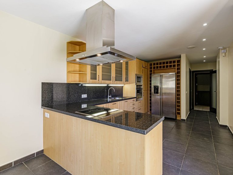 Villa for Sale in Los Arqueros, Malaga 5