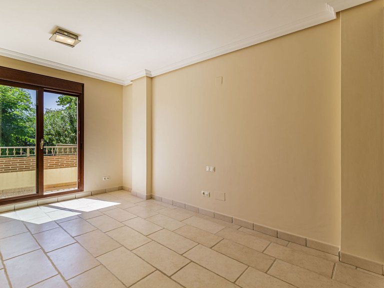 Villa for Sale in Los Arqueros, Malaga 7