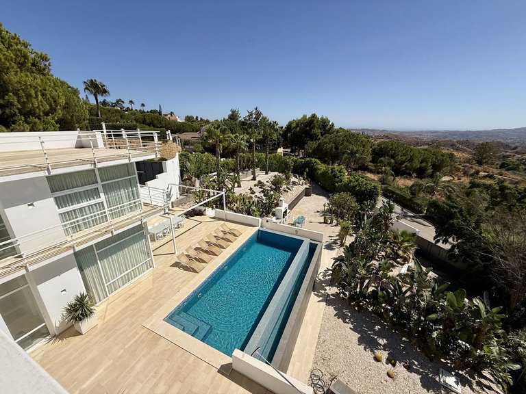 Villa for Sale in Valtocado, Malaga 19