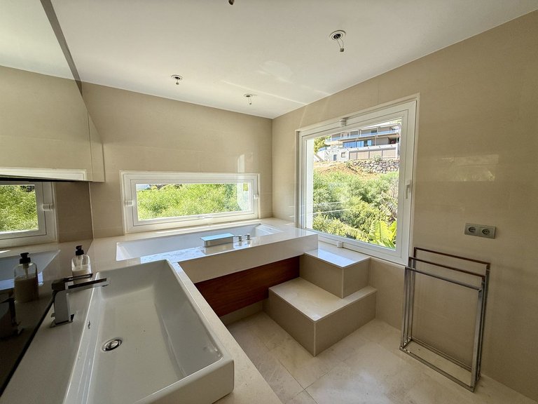 Villa for Sale in Valtocado, Malaga 32