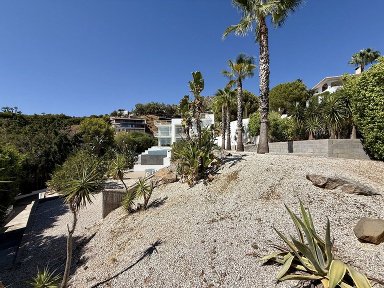 Villa for Sale in Valtocado, Malaga 41