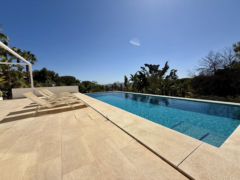 Villa for Sale in Valtocado, Malaga 44