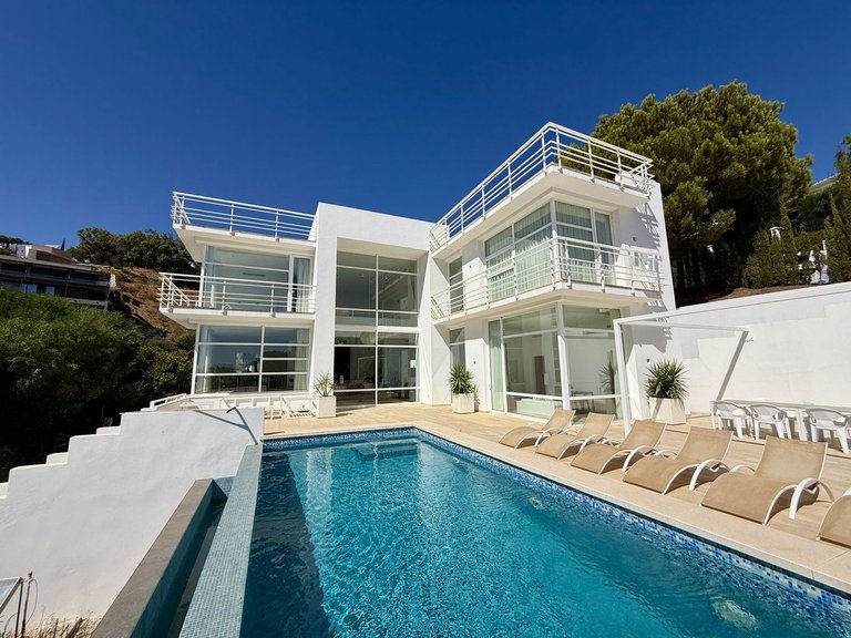 Villa for Sale in Valtocado, Malaga 46