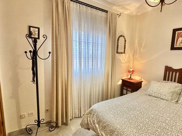 Villa for Sale in Montemar, Malaga 12