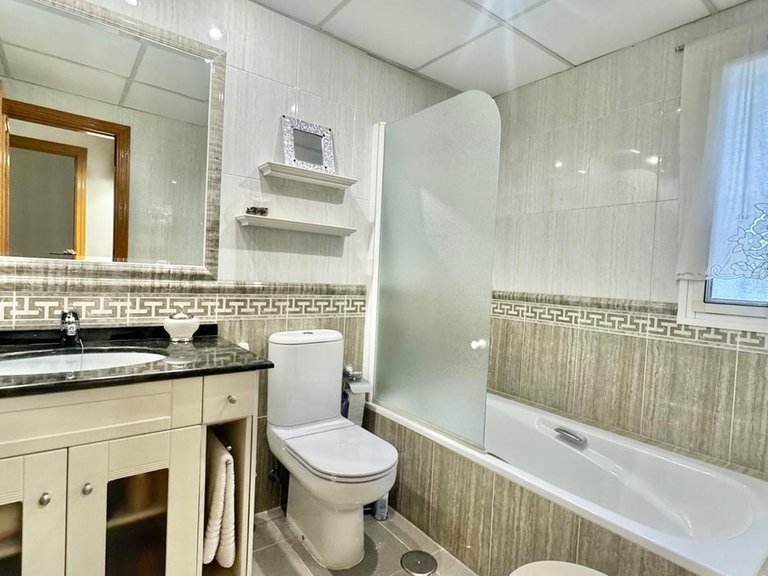 Villa for Sale in Montemar, Malaga 19
