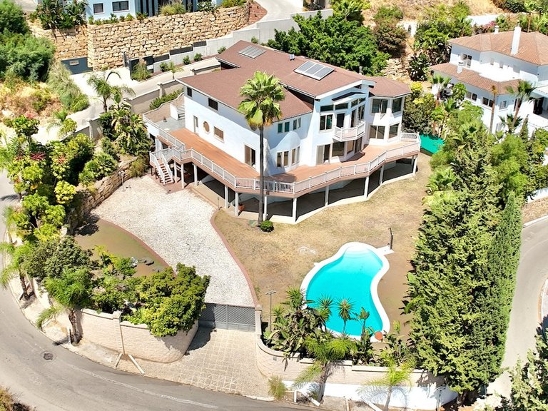 Villa for Sale in Benahavís, Malaga 1