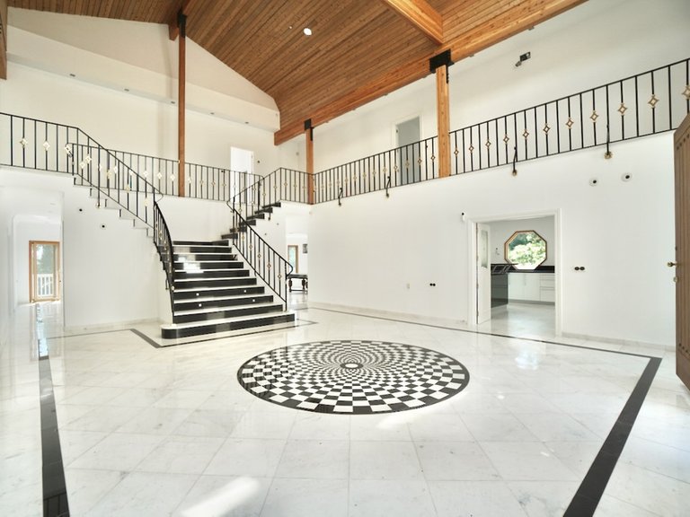 Villa for Sale in Benahavís, Malaga 10