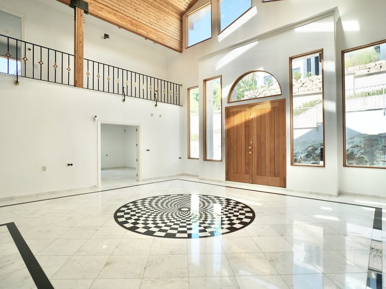 Villa for Sale in Benahavís, Malaga 11