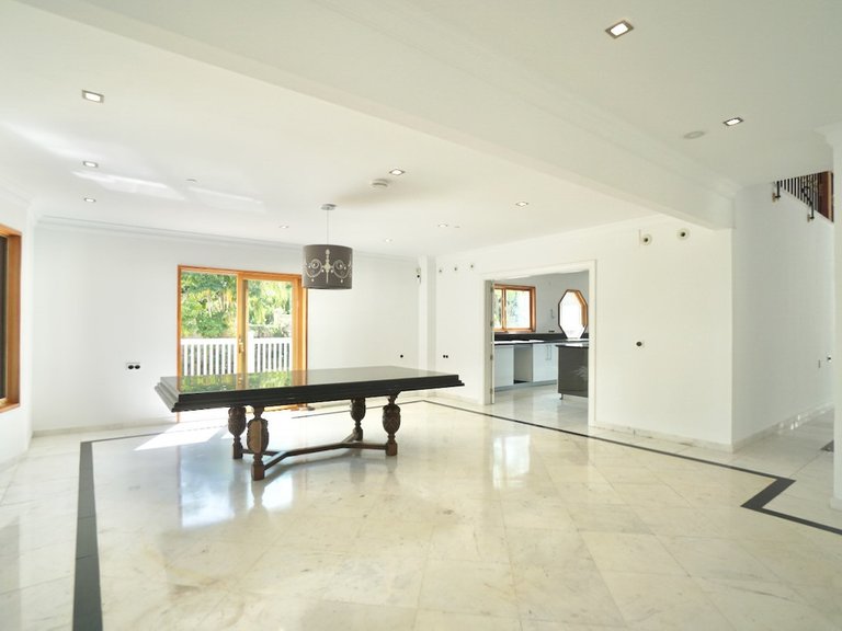 Villa for Sale in Benahavís, Malaga 18
