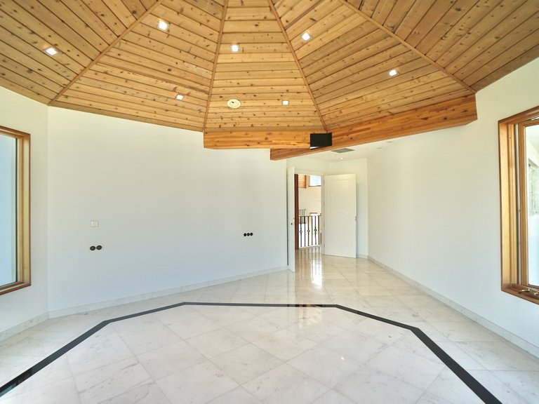 Villa for Sale in Benahavís, Malaga 27