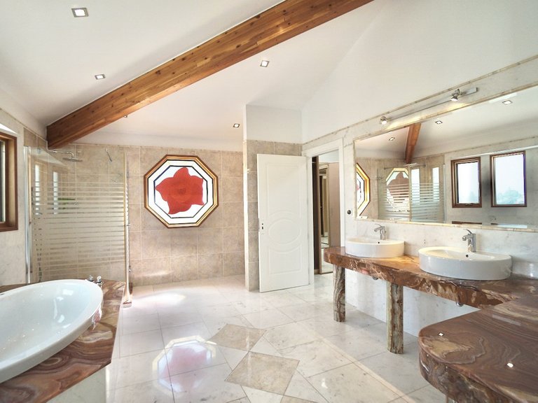 Villa for Sale in Benahavís, Malaga 31
