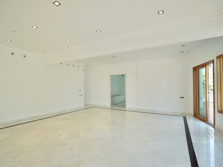 Villa for Sale in Benahavís, Malaga 32