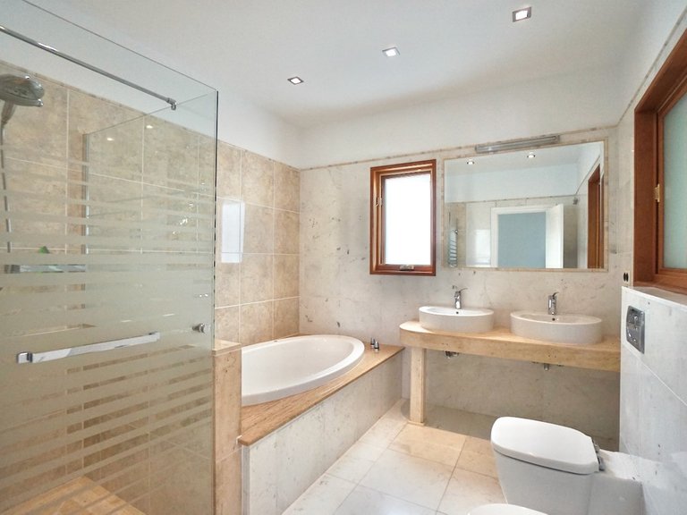Villa for Sale in Benahavís, Malaga 35
