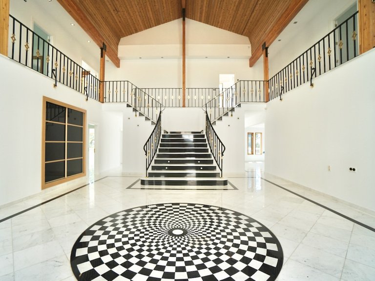 Villa for Sale in Benahavís, Malaga 4